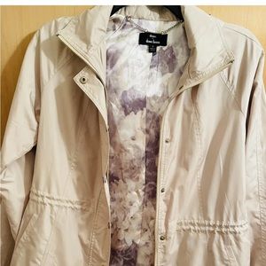 Jacket Water Resistant Dennis Basso Snap-Zip Beautuful Creme with printed lining